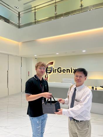 LINE_ALBUM_20250626歡迎臺大生化科技來台康參訪_250626_13